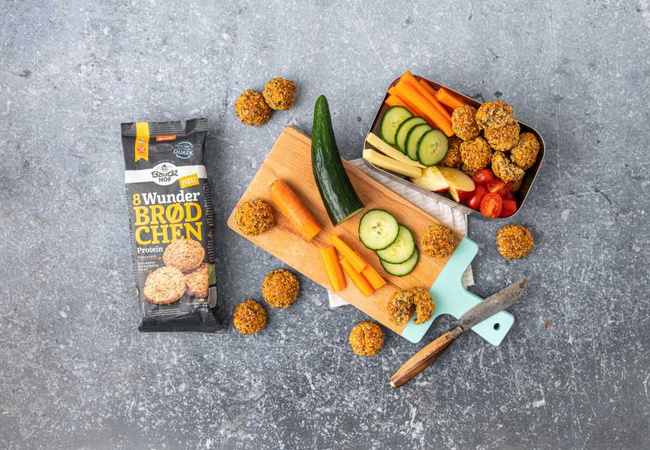 Protein-Bites mit Möhre und italienischen Kräutern