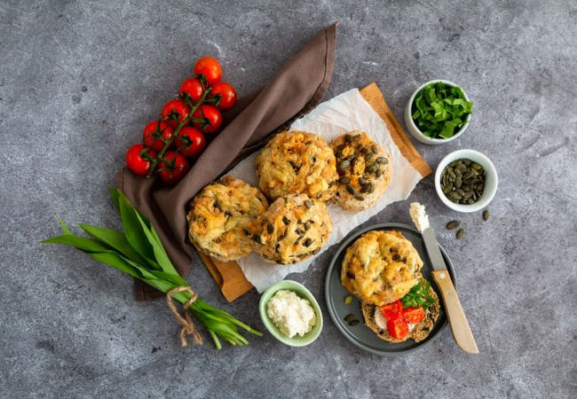 Schnelle Bärlauch-Käse-Brötchen